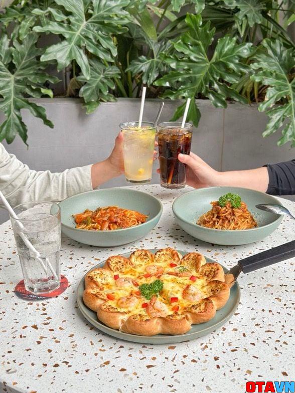 Ota Viet Nam Nuoc Co Cua Pizza Hut Signature Voi Dien Mao Hoan Toan Moi 5