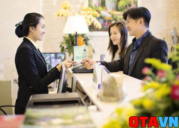 Lam Sao Giam That Thoat Doanh Thu Khach San Do Gian Lan Manh Khoe Cua Nhan Vien