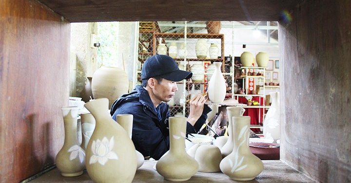 104 Lang Gom Ben Dong O Lau