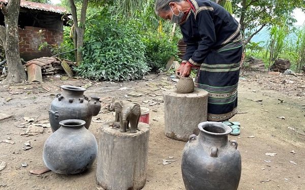 109 Giu Lang Gom Co Duoi Chan Nui Chu Yang Sin