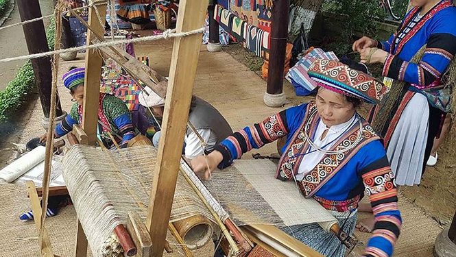 127dac Sac Nghe Truyen Thong O Ha Giang