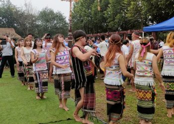 164lam Dong Phuc Hoi Bao Ton Phat Huy Nghe Det Tho Cam Cua Dan Toc Ma O Loc Bac 1