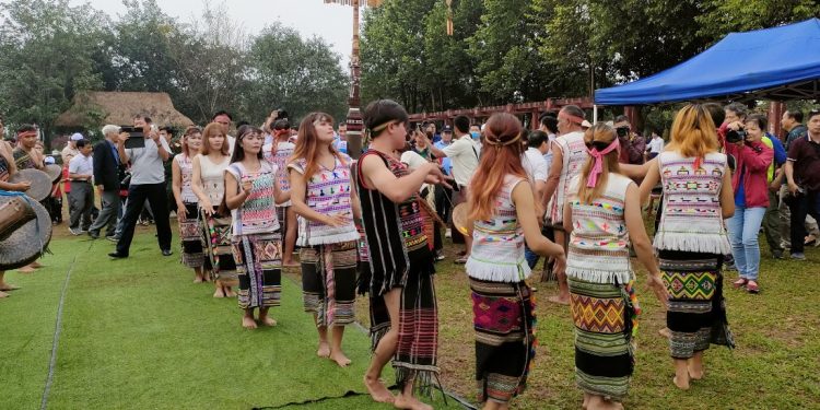 164lam Dong Phuc Hoi Bao Ton Phat Huy Nghe Det Tho Cam Cua Dan Toc Ma O Loc Bac 1