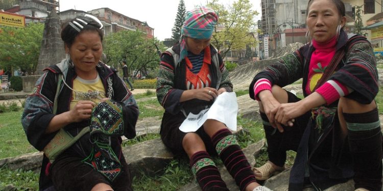 2511lao Cai Nguoi Mong O Sa Pa Luu Giu Va Bao Ton Nghe Cham Khac Bac