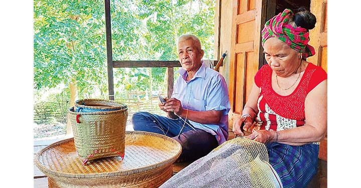 2604giu Nghe Dan May Tre Duoi Chan Nui Giang Man1