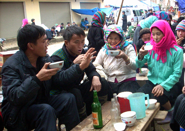 uong_ruou_ngo