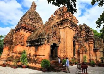 1210khanh Hoa Thap Ba Ponagar Va Danh Thang Hon Chong Mo Cua Don Khach Tu Ngay 1510