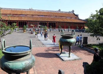 166thua Thien Hue Trien Lam Giang Son Viet Nam Tren Cuu Dinh 3