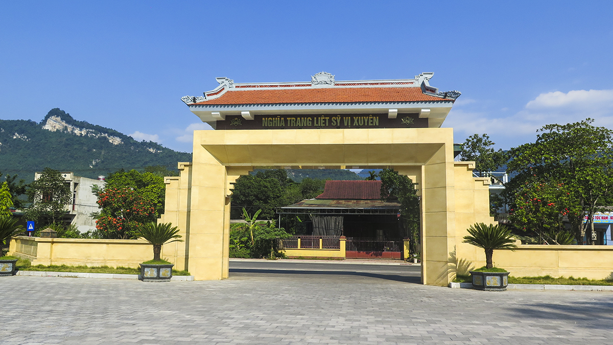 2306du-lich-chien-truong-xua1