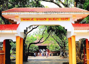 235den Tham Nha Tho Bac Ho O Phu Yen