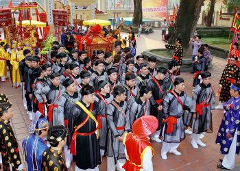 241ke Moc Va Phien Cho Tet Lich Su