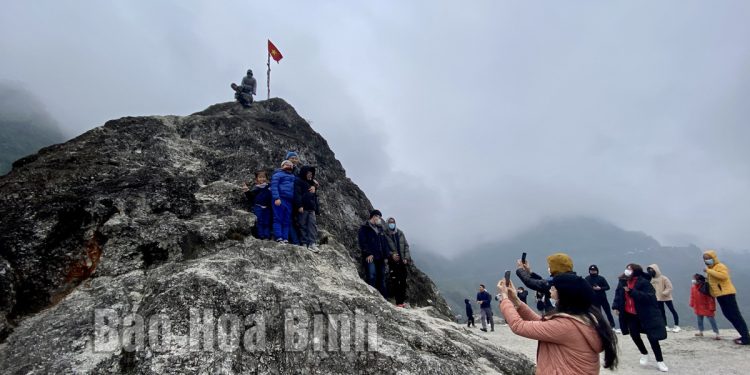 242hoa Binh Deo Da Trang Diem Den Hut Khach Du Lich
