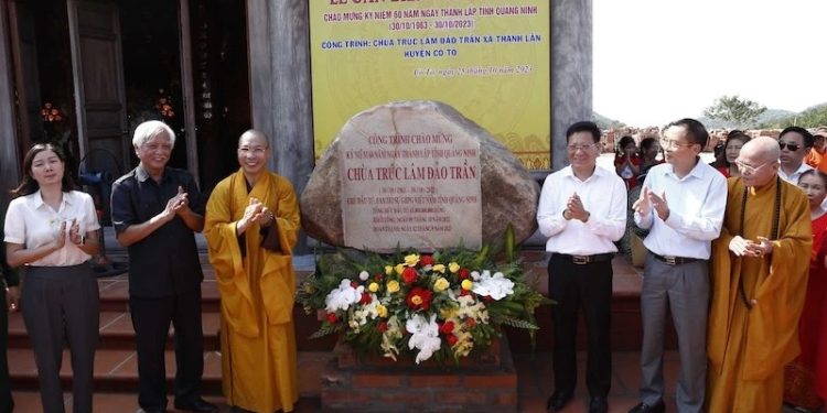 2610khanh Thanh Va Gan Bien Cong Trinh Chua Truc Lam Dao Tran