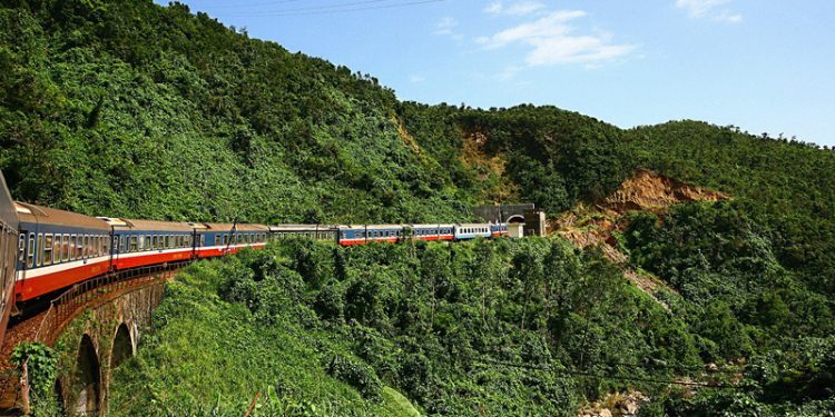 272doc Dao Cung Duong Sat Hai Van
