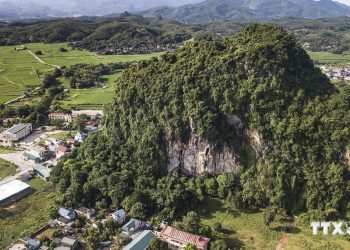 28kham Pha Gia Tri Dac Biet Cua Hai Di Tich Mai Da Lang Vanh Va Hang Xom Trai O Hoa Binh 1