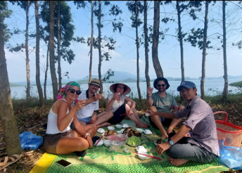 1510 Ngoi Tu Yen Bai Thon Du Lich Ben Ho Thac Ba