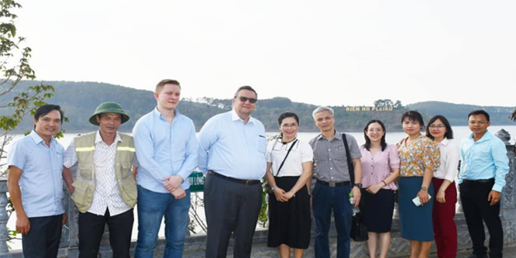 2111 Gia Lai Khai Thac Gia Tri Di Tich Thang Canh Bien Ho Gan Voi Phat Trien Dl 1