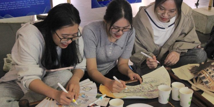 2511ha Noi Ton Vinh Gia Tri Van Hoa Cua Quat Giay Chang Son Huyen Thach That 1