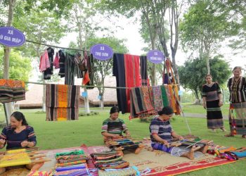 710luu Giu Nghe Det Tho Cam Cua Nguoi Mnong Binh Phuoc 2