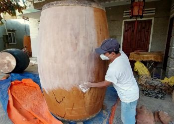 910 Lang Trong Ben Dong Song Thu