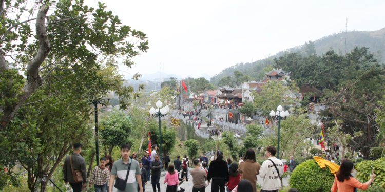 102xuan Nay Ve Voi Den Cua Ong 1