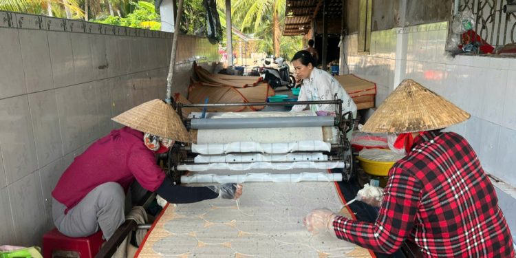 173ben Tre Ve Tham Lang Nghe Banh Phong Son Doc Hon Tram Nam Tuoi 1