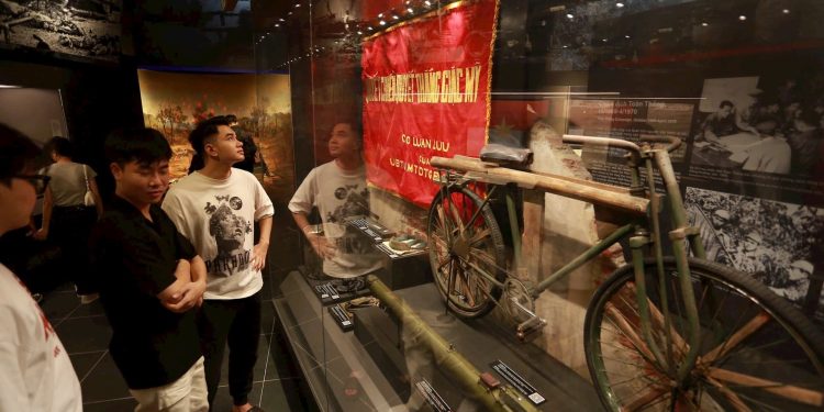 173khi Bao Tang Lien Tuc Gay Bat Ngo