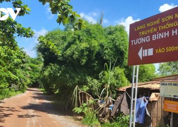 107 Nghe Nhan Binh Duong Trong Ngong Lang Nghe Son Mai Xay Dung 1