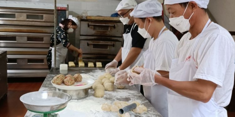 162nguoi Noi Am Giu Huong Vi Truyen Thong Cua Banh Ha Thanh 1