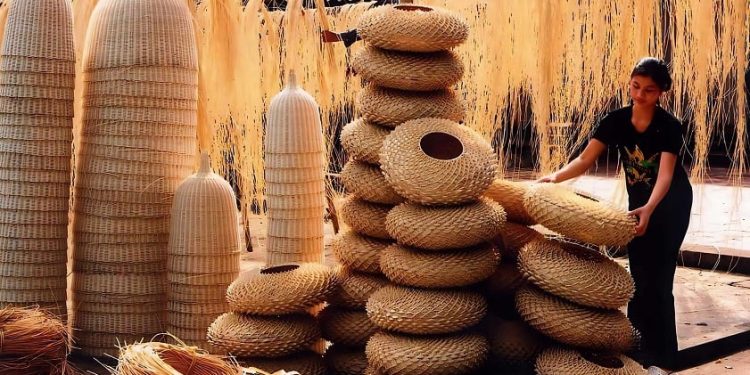 18ha Noi Kham Pha Lang Nghe May Tre Dan Truyen Thong Phu Vinh 1