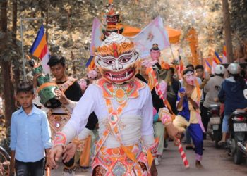 2010hut Khach Bang Nghe Truyen Thong