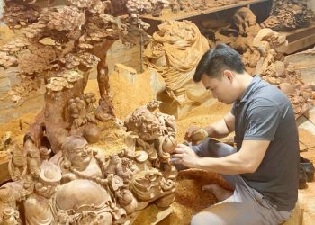 2110tai Hoa Nghe Nhan Cham Khac Go Ngoc Than