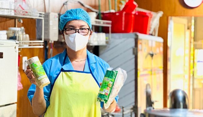 232 Dam Vi Cha Bi Ot Xiem Cuc Thang 1