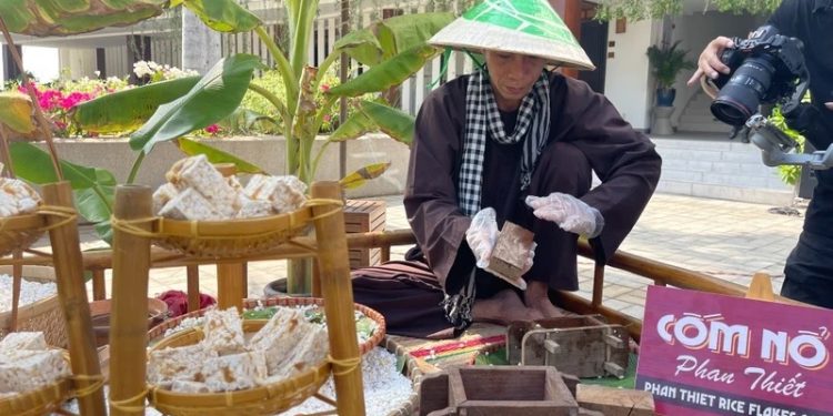 283du Khach Nuoc Ngoai Hao Hung Voi Mon An That Truyen Cua Binh Thuan 1