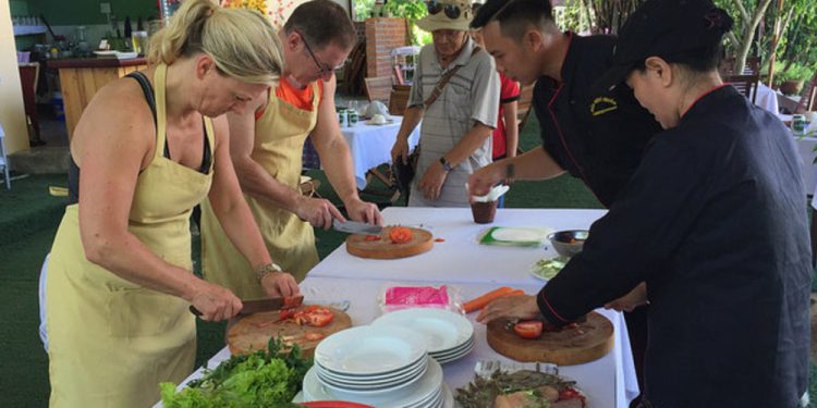 95am Thuc Nha Trang Trong Long Du Khach 1