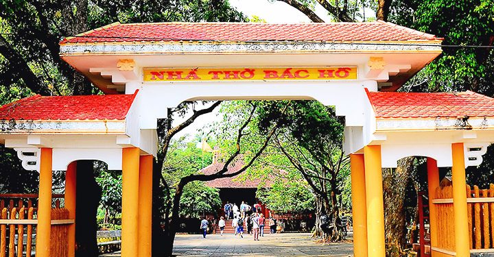 235den Tham Nha Tho Bac Ho O Phu Yen