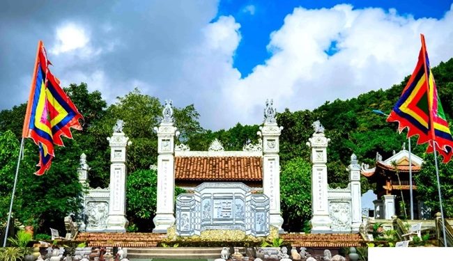 2110 Den Thanh Mau Lieu Hanh Duoi Chan Deo Ngang La Diem Dl Cua Quang Binh 1