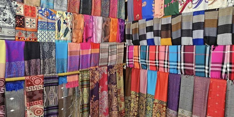 2510ve An Giang Kham Pha Nghe Det Tho Cam Cua Dong Bao Cham O Chau Phong 5