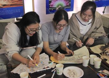 2511ha Noi Ton Vinh Gia Tri Van Hoa Cua Quat Giay Chang Son Huyen Thach That 1