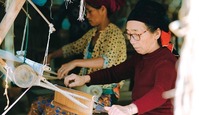 811 Doi Song Ruc Ro Cua Tho Cam Viet 1