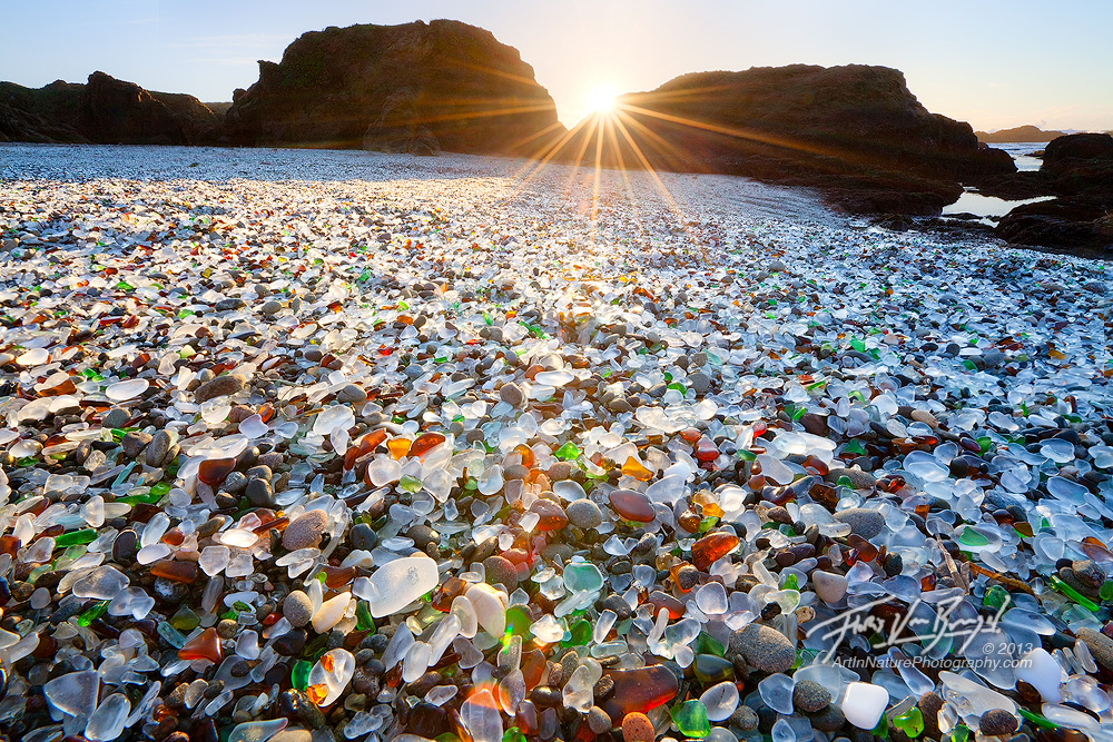 Bãi biển thủy tinh Sea Glass Beach, Mendecino Coast