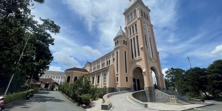 52 Kien Truc Da Lat Ld Net Doc Dao Thu Hut Du Khach 1